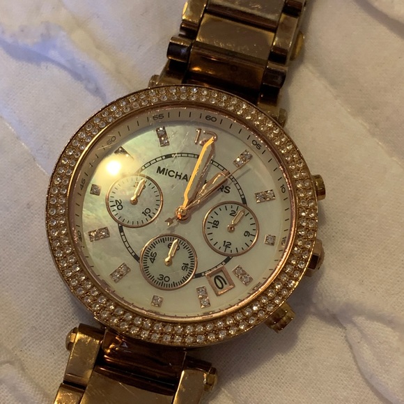 MICHAEL KORS Rose Gold Watch - Picture 4 of 4